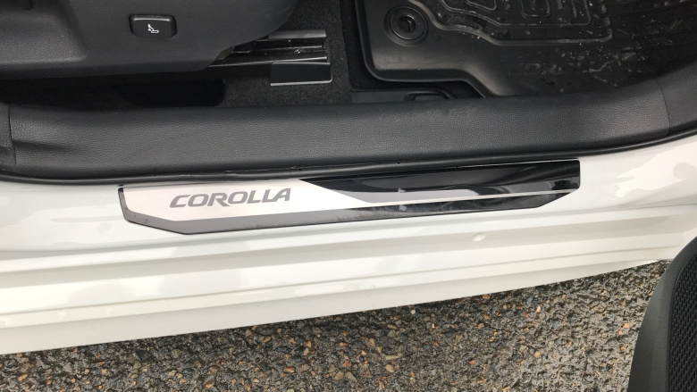 Toyota Corolla 1.8 VVT-i Hybrid Design 5dr CVT Hybrid Hatchback